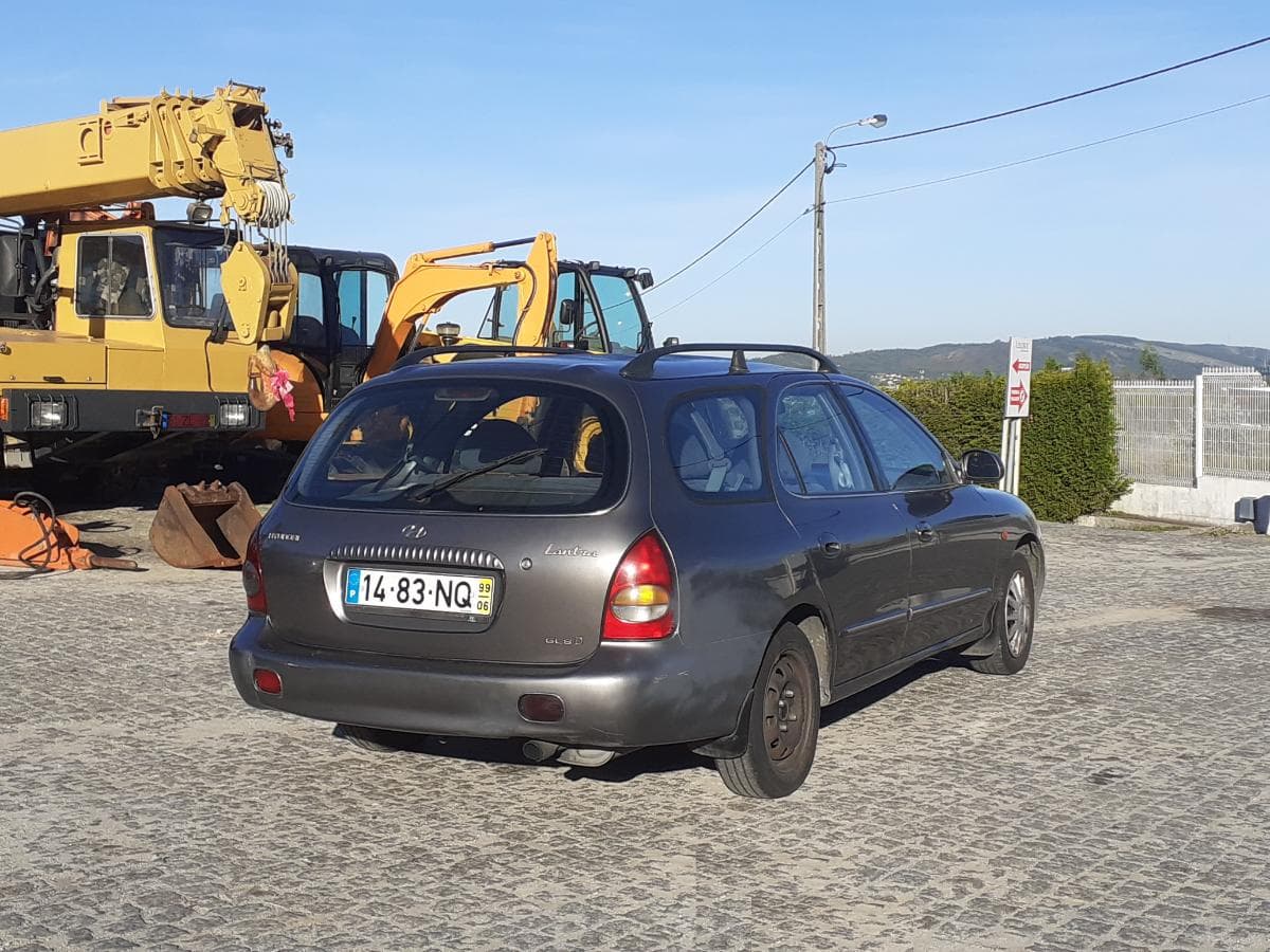 Hyundai Lantra 1.9 D · Ano 1999 — imagem 4