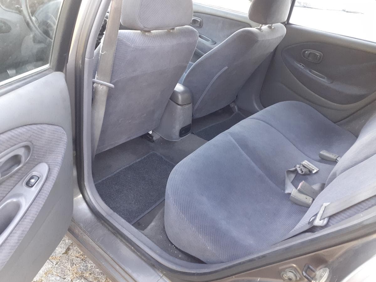 Hyundai Lantra 1.9 D · Ano 1999 — imagem 17