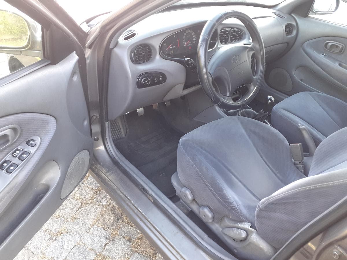 Hyundai Lantra 1.9 D · Ano 1999 — imagem 11