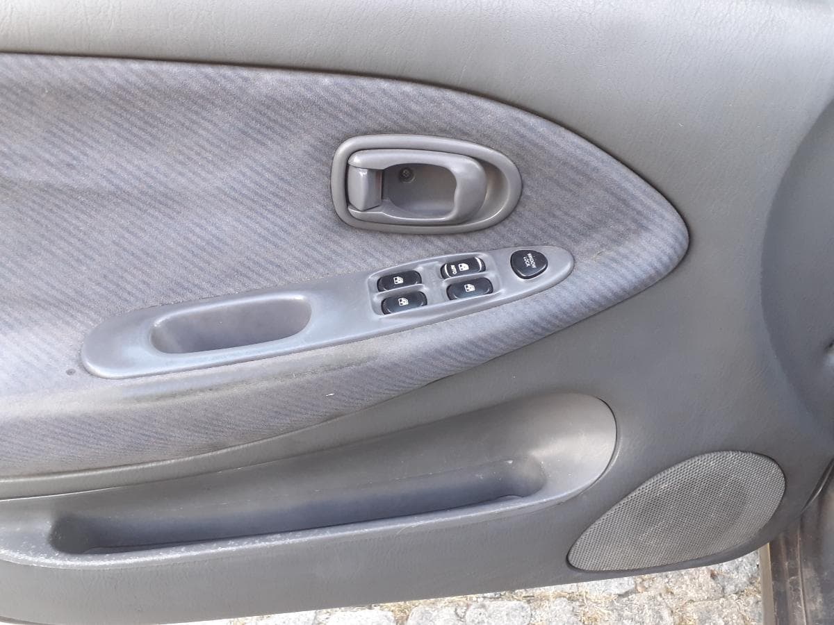 Hyundai Lantra 1.9 D · Ano 1999 — imagem 18