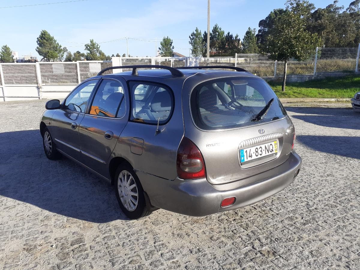 Hyundai Lantra 1.9 D · Ano 1999 — imagem 6