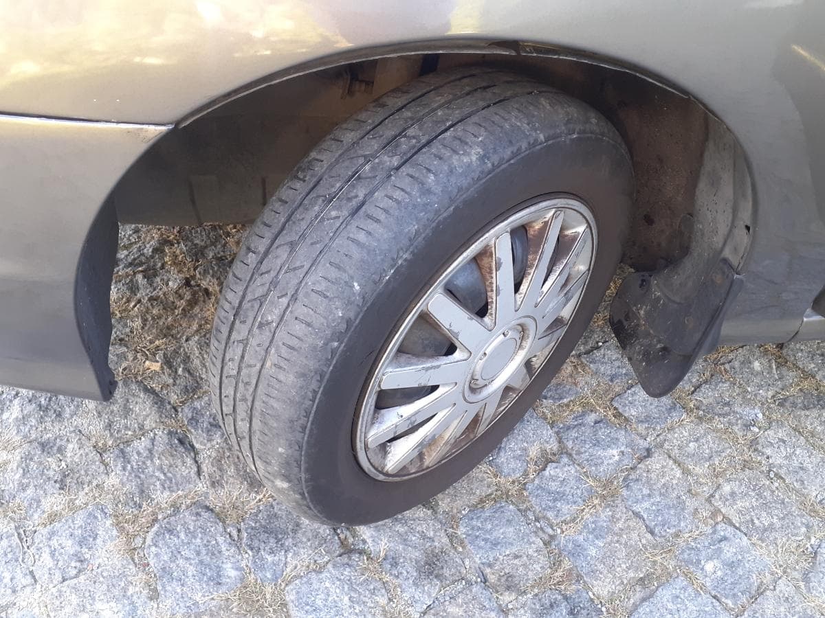 Hyundai Lantra 1.9 D · Ano 1999 — imagem 23
