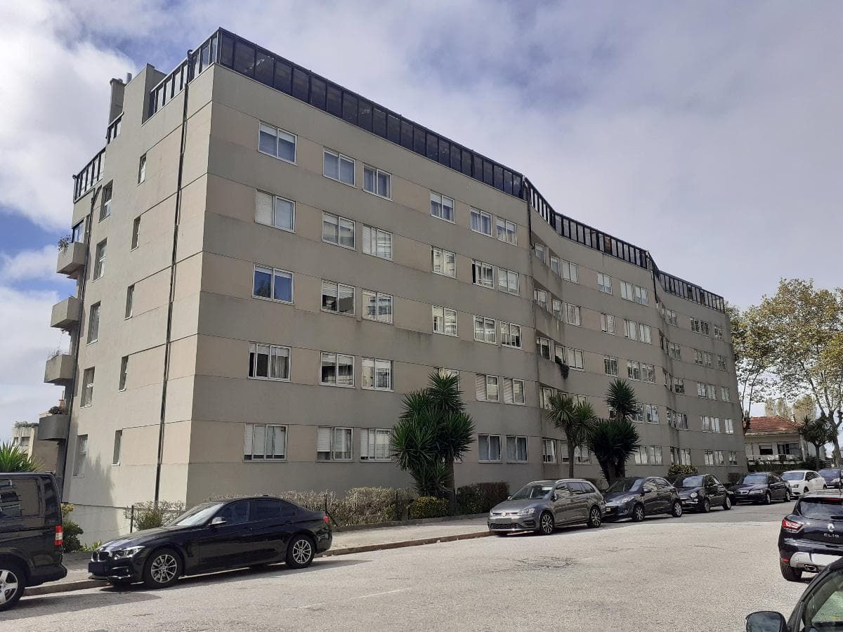 1/2 Apartamento T4 + Lugar de Garagem · Porto — imagem 1