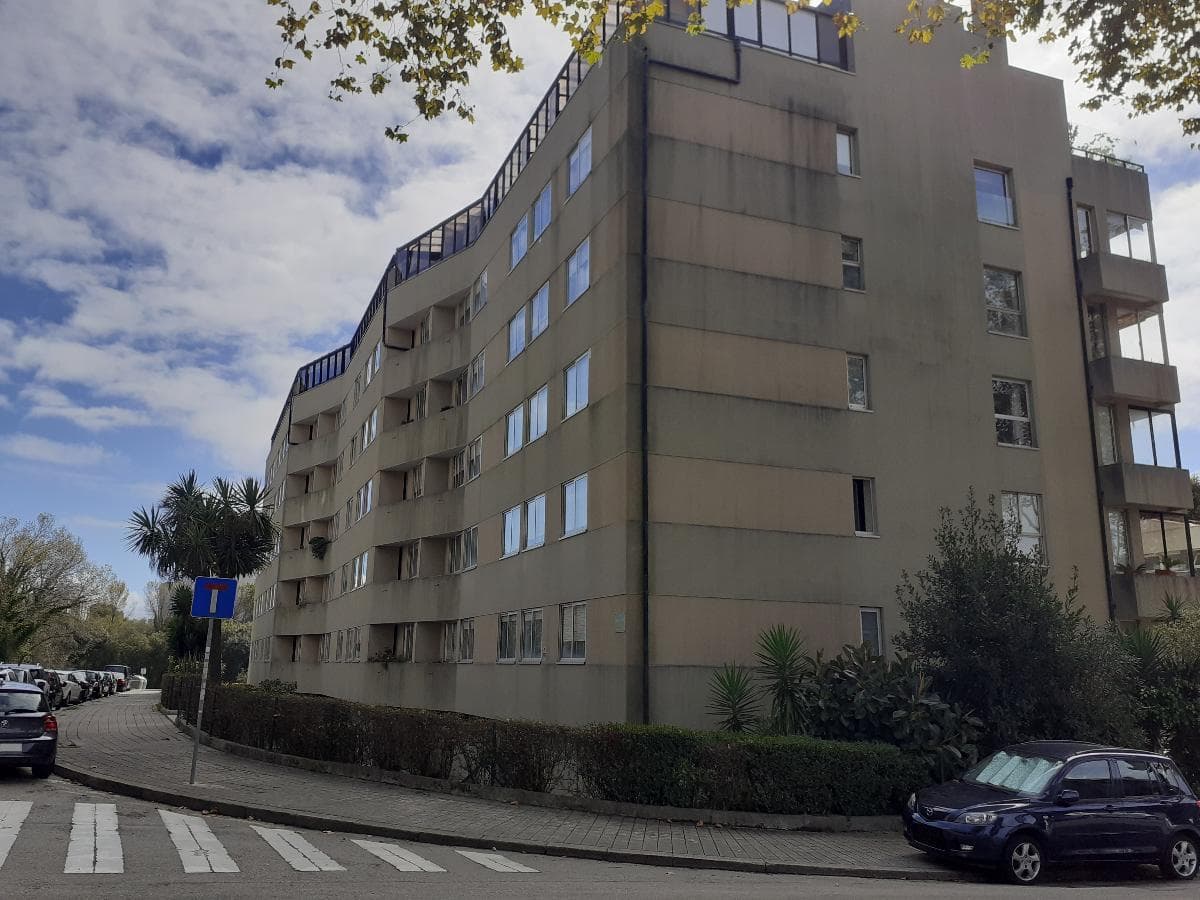 1/2 Apartamento T4 + Lugar de Garagem · Porto — imagem 2
