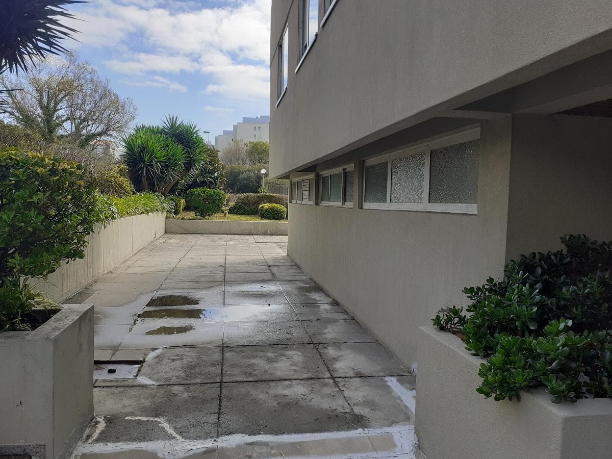 1/2 Apartamento T4 + Lugar de Garagem · Porto — imagem 5