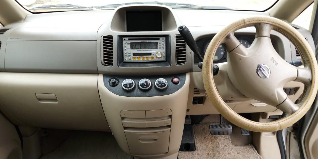 Nissan Serena · — imagem 6