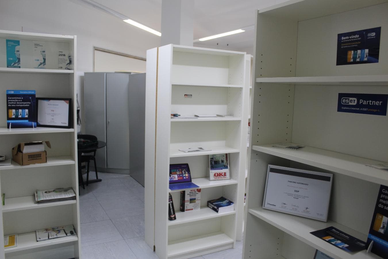 Equipamento de Escritório + Material Informático — image 8