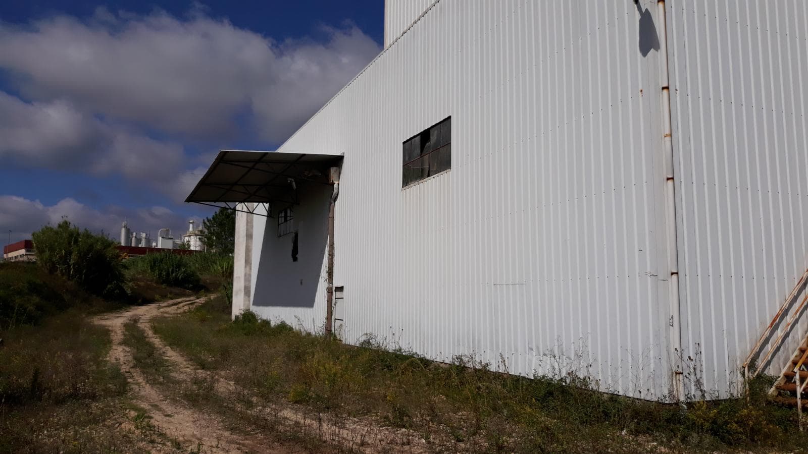 Armazém + Edifício de Escritórios · Soure — imagen 5