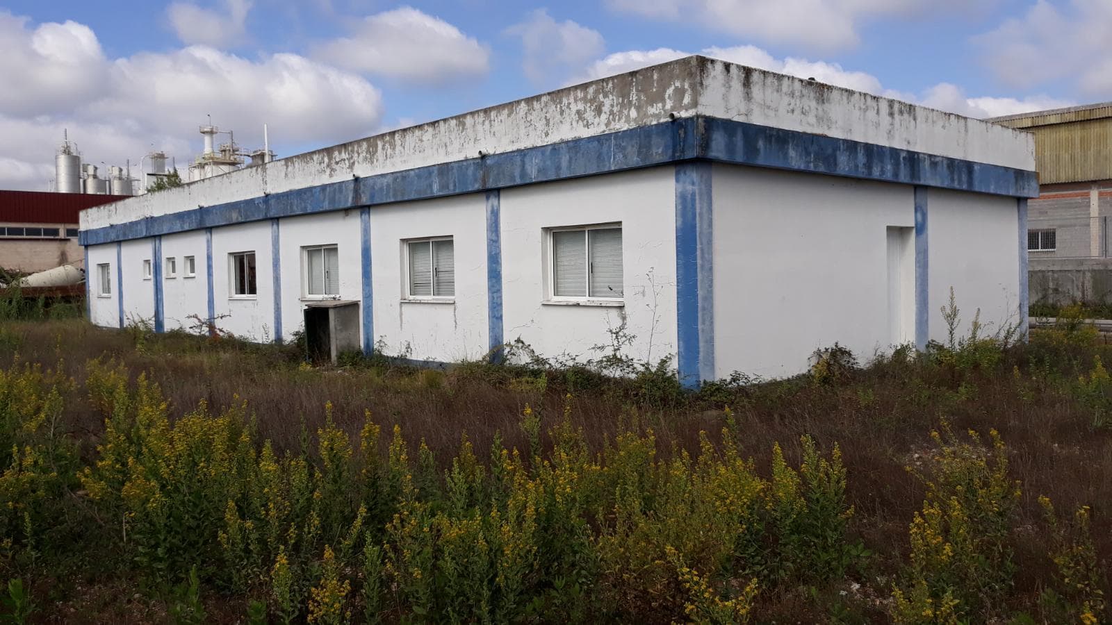 Armazém + Edifício de Escritórios · Soure — imagen 8