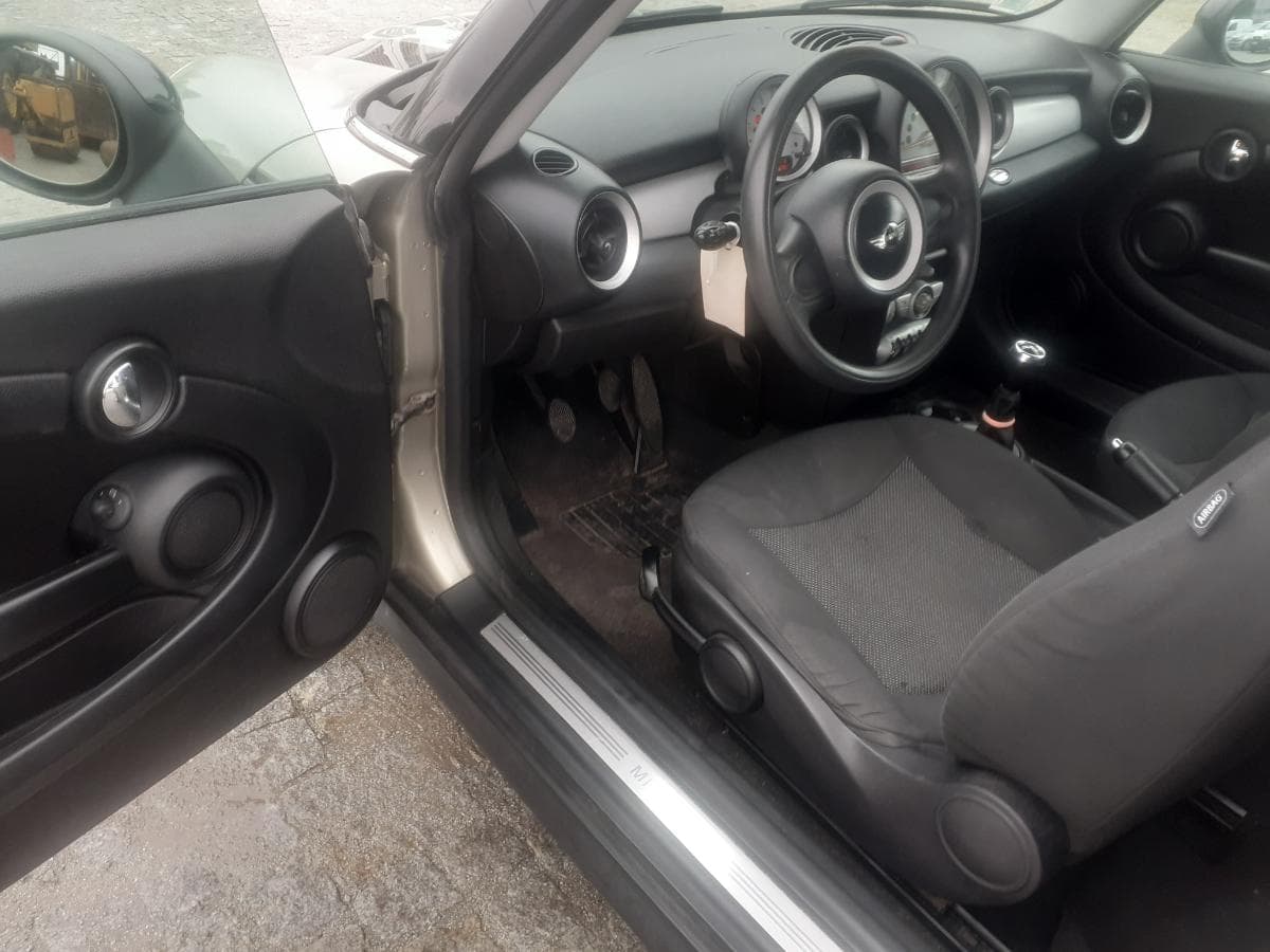 Mini Cooper D Clubman · Ano 2010 — imagem 14
