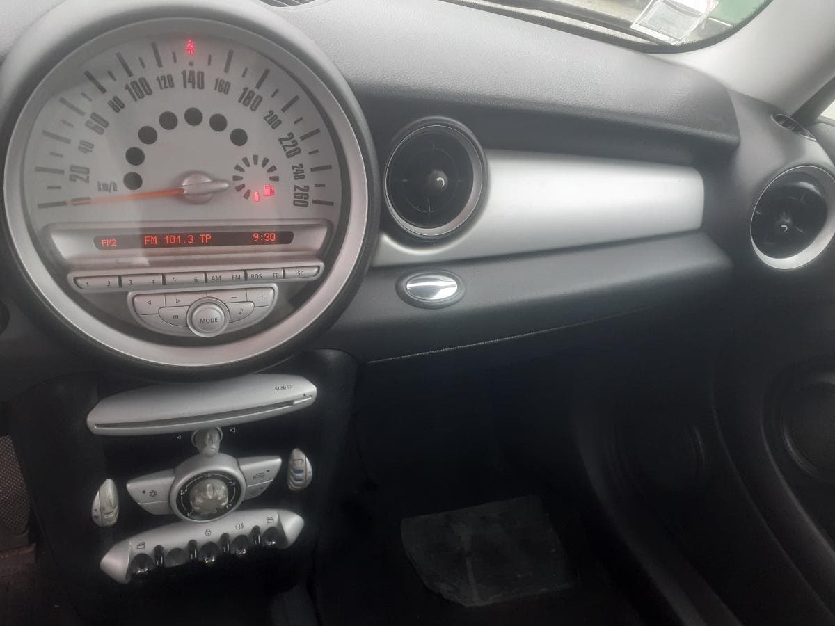Mini Cooper D Clubman · Ano 2010 — imagem 17