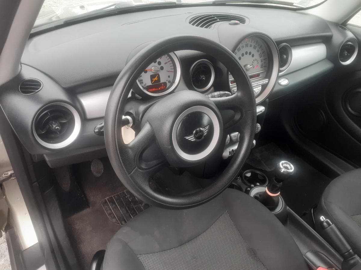 Mini Cooper D Clubman · Ano 2010 — imagem 18