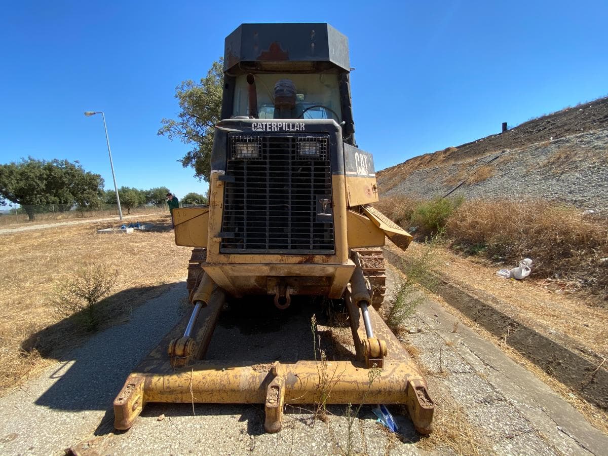 Pá de rastos Caterpillar 953C · Avis — imagem 2