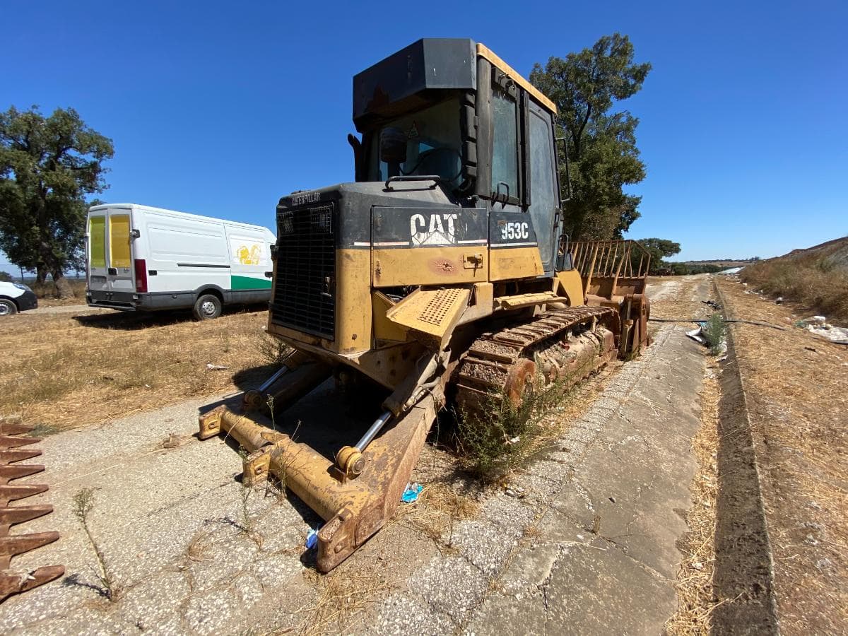 Pá de rastos Caterpillar 953C · Avis — imagem 3