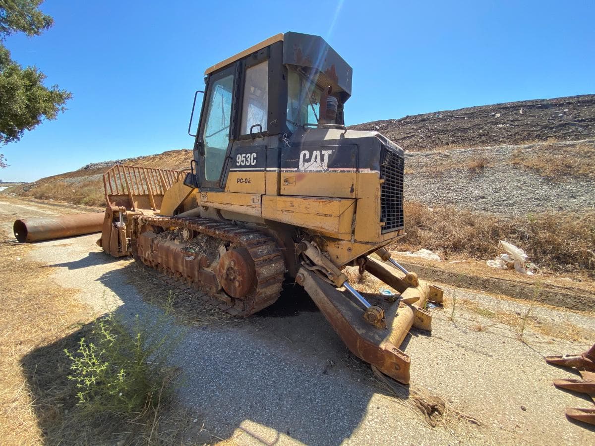 Pá de rastos Caterpillar 953C · Avis — imagem 4