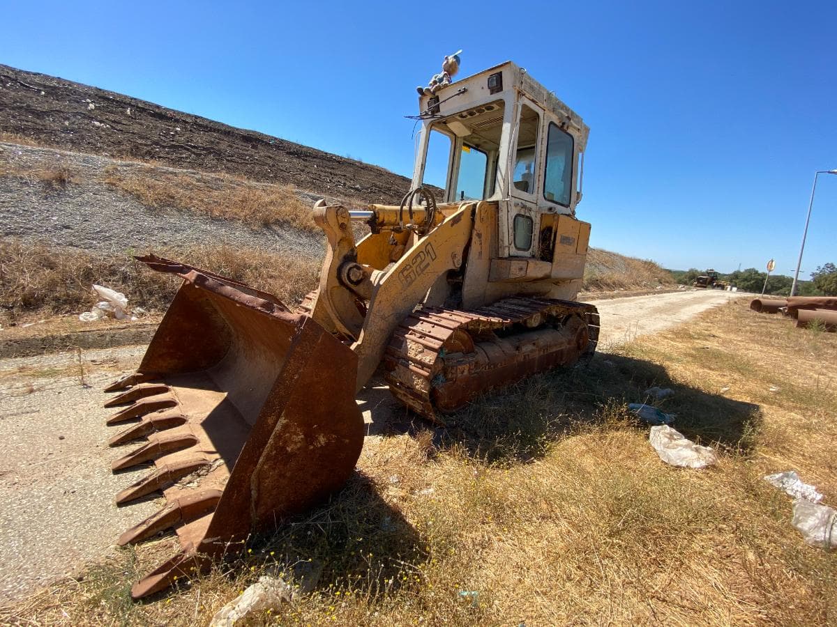 Pá de rastos Liebherr 621C · Avis