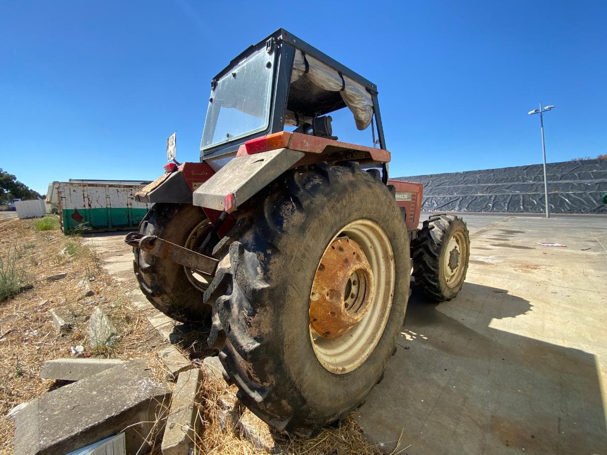 Trator agrícola NEW HOLLAND   · Avis — imagem 2