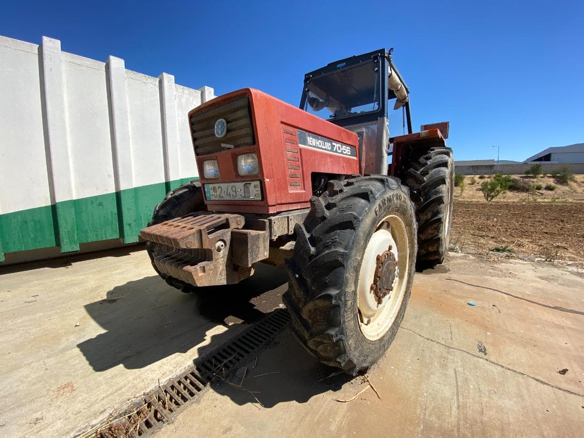 Trator agrícola NEW HOLLAND   · Avis — imagem 5