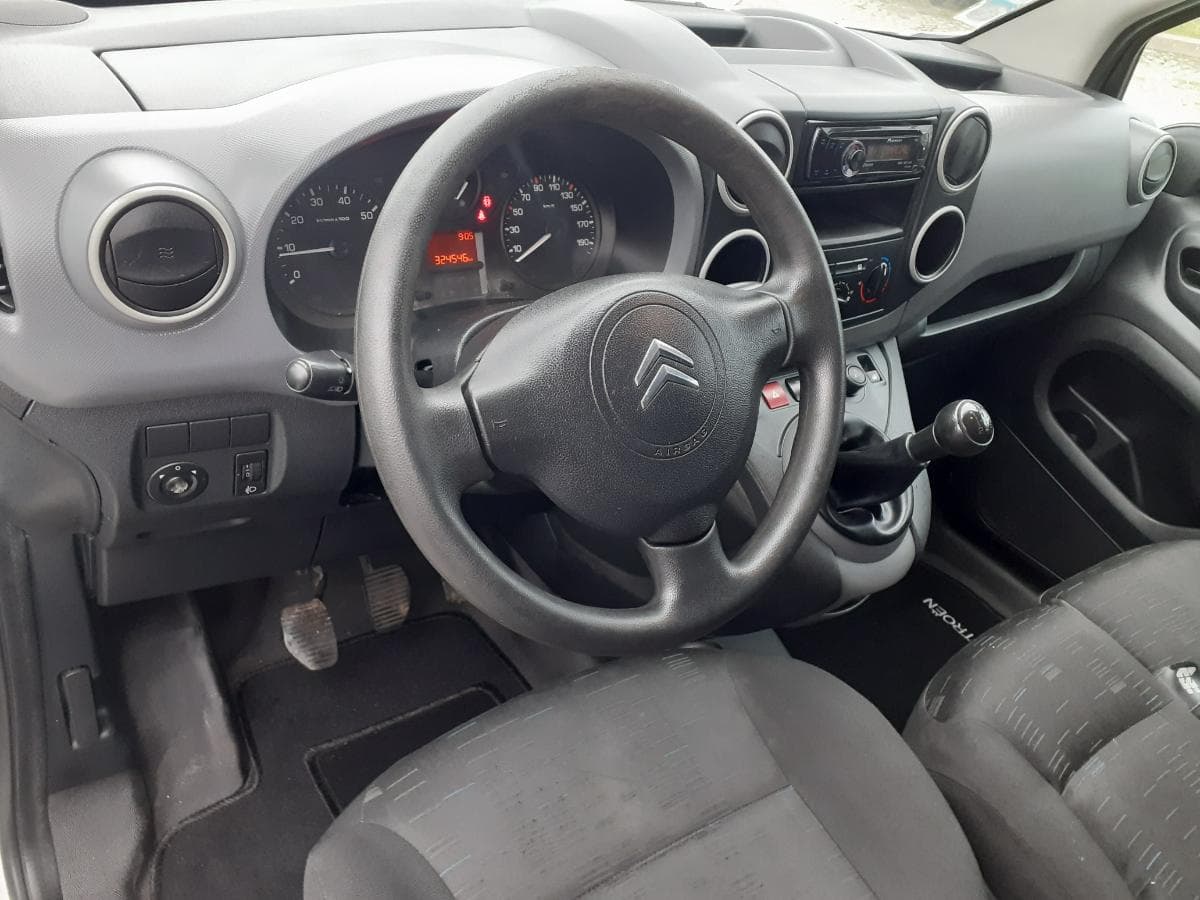 Citroën Berlingo 1.6 HDI · Ano 2010 — image 15