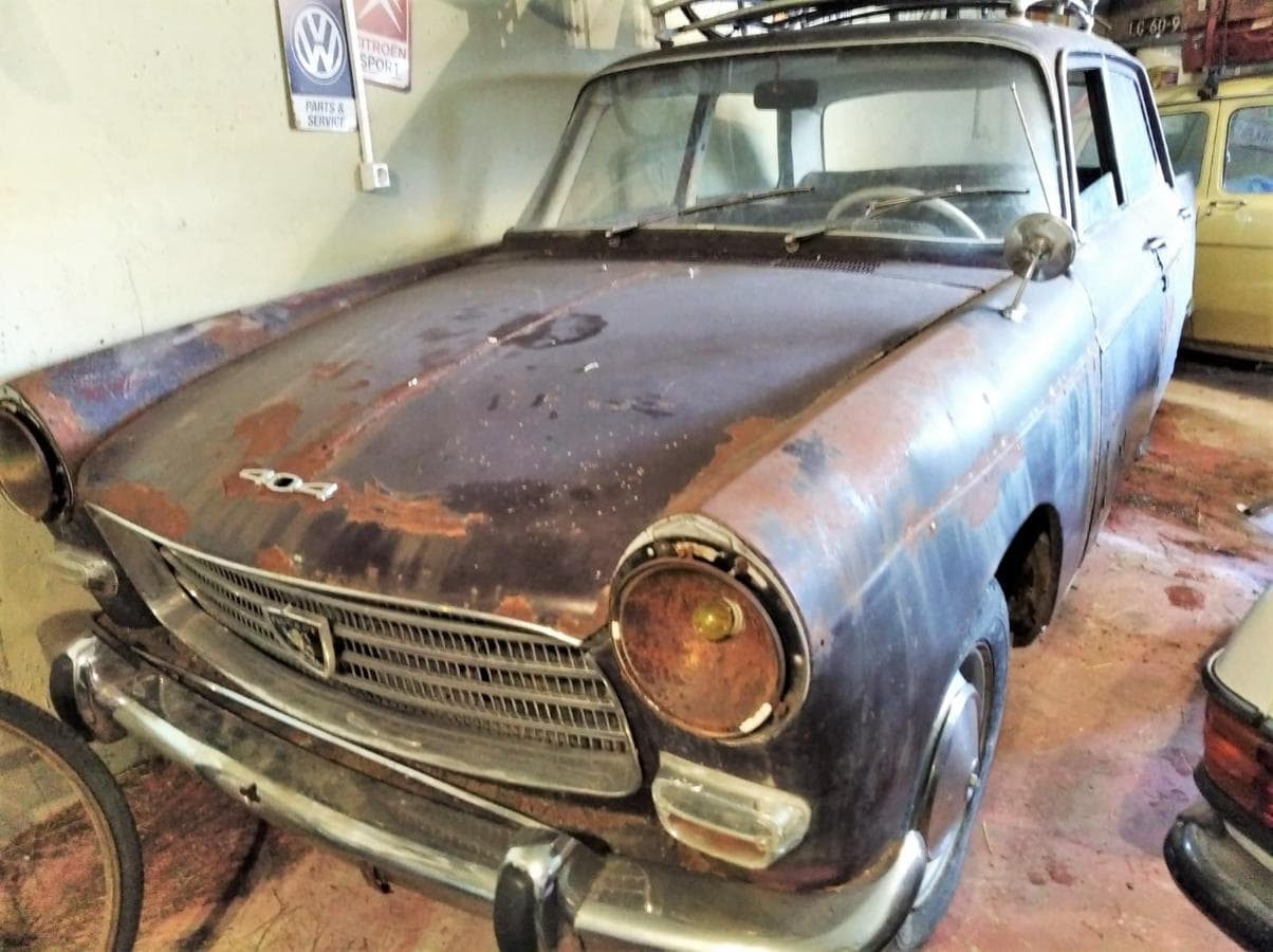 Peugeot 404