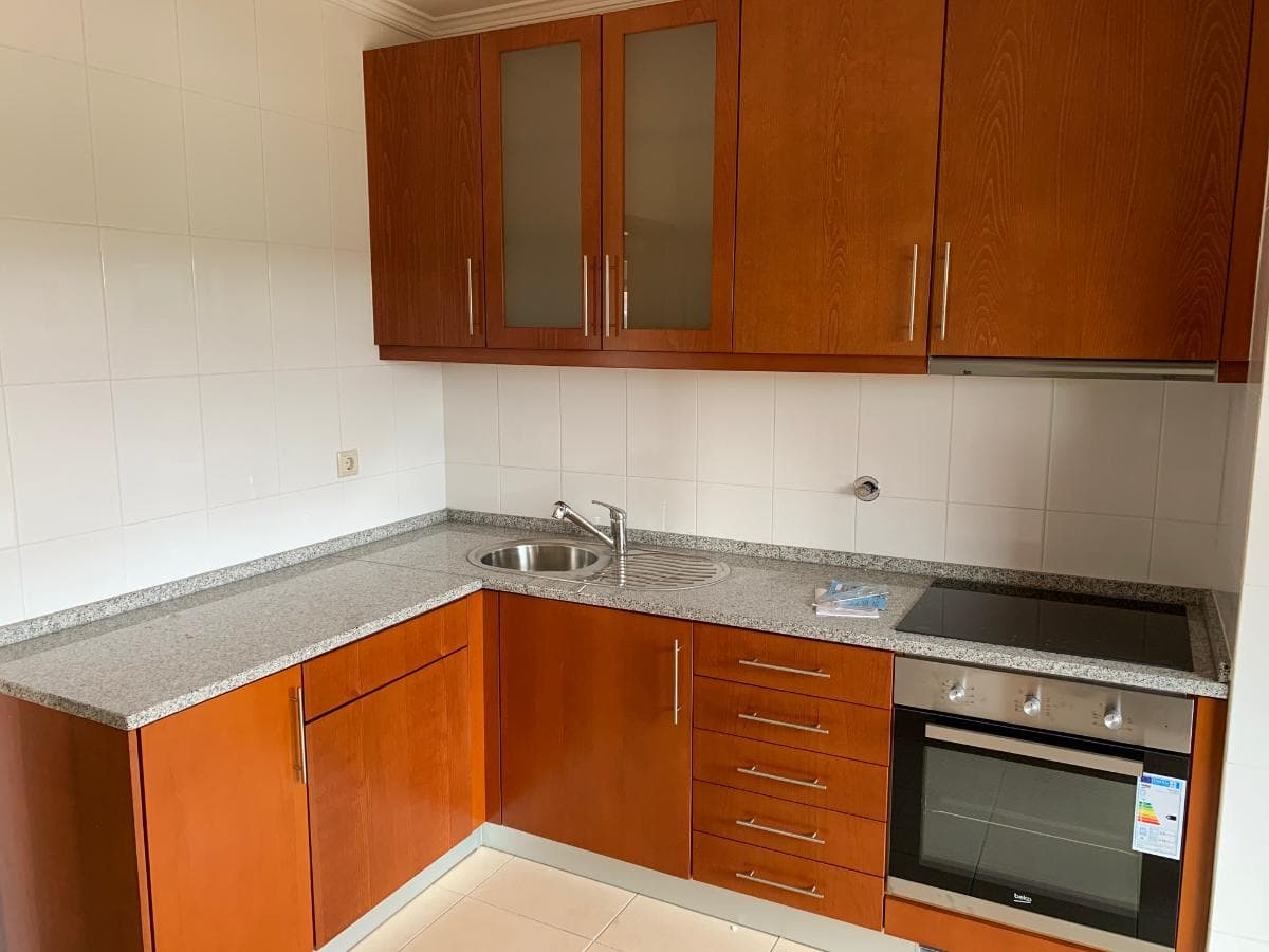Apartamento T1 + Lugar Garagem + Arrumos · Gandra — imagem 5