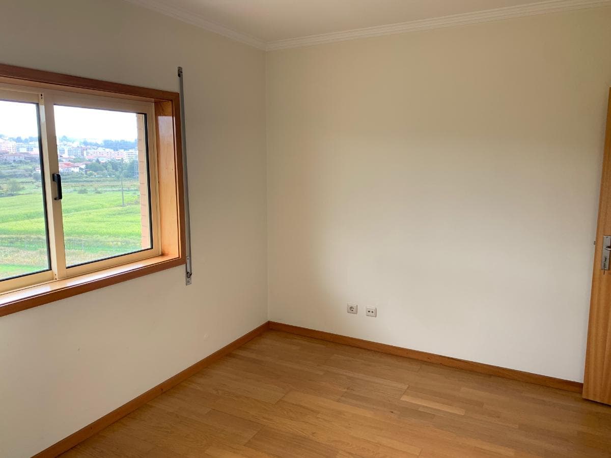 Apartamento T1 + Lugar Garagem + Arrumos · Gandra — imagem 6
