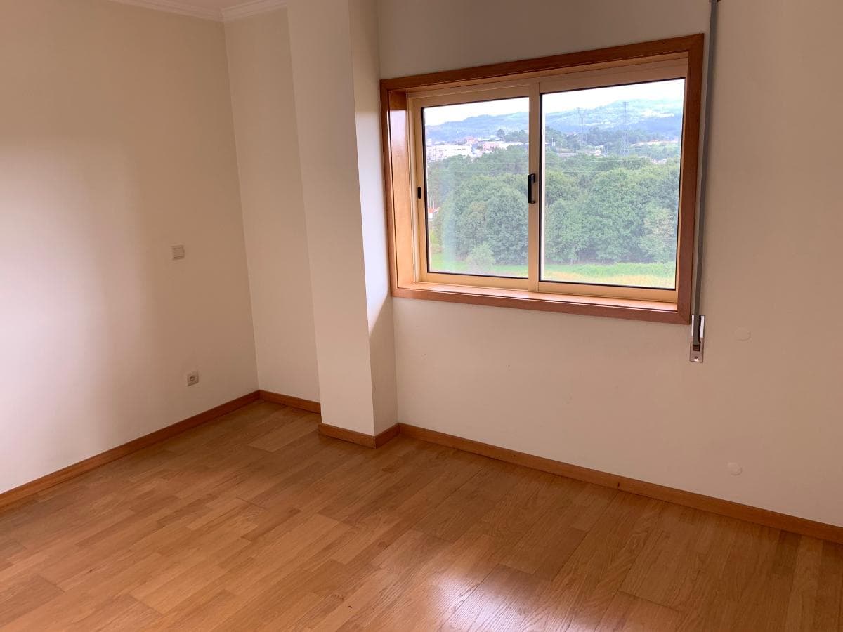 Apartamento T1 + Lugar Garagem + Arrumos · Gandra — imagem 7