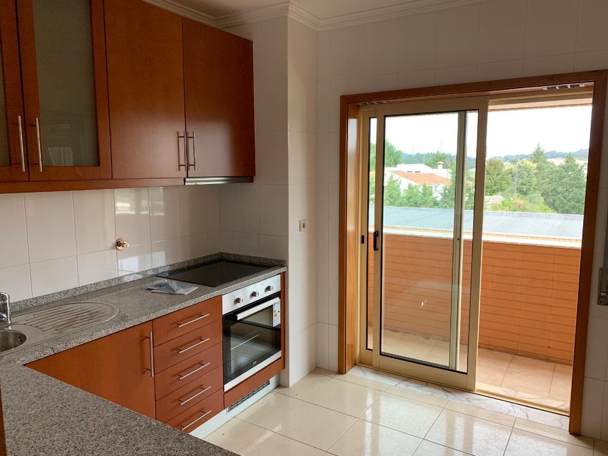 Apartamento T1 + Lugar Garagem + Arrumos · Gandra — imagem 9