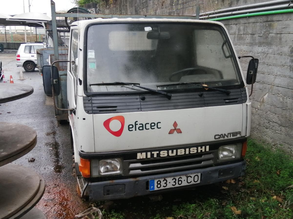 Mitsubishi Canter c/ grua — imagem 3