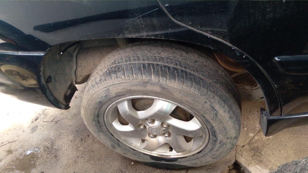 Mazda Tribute 2.0 · — image 5
