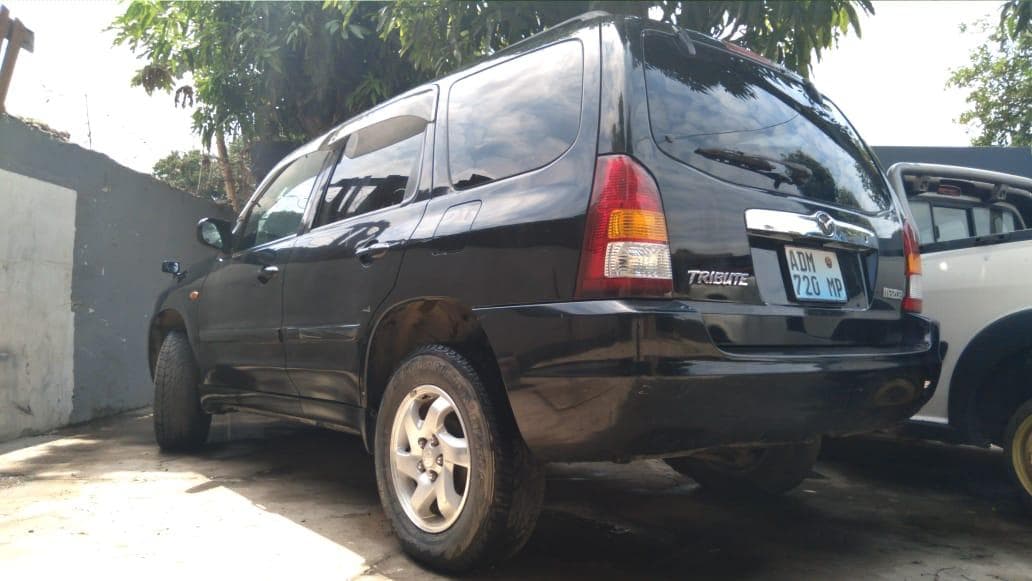 Mazda Tribute 2.0 · — image 7