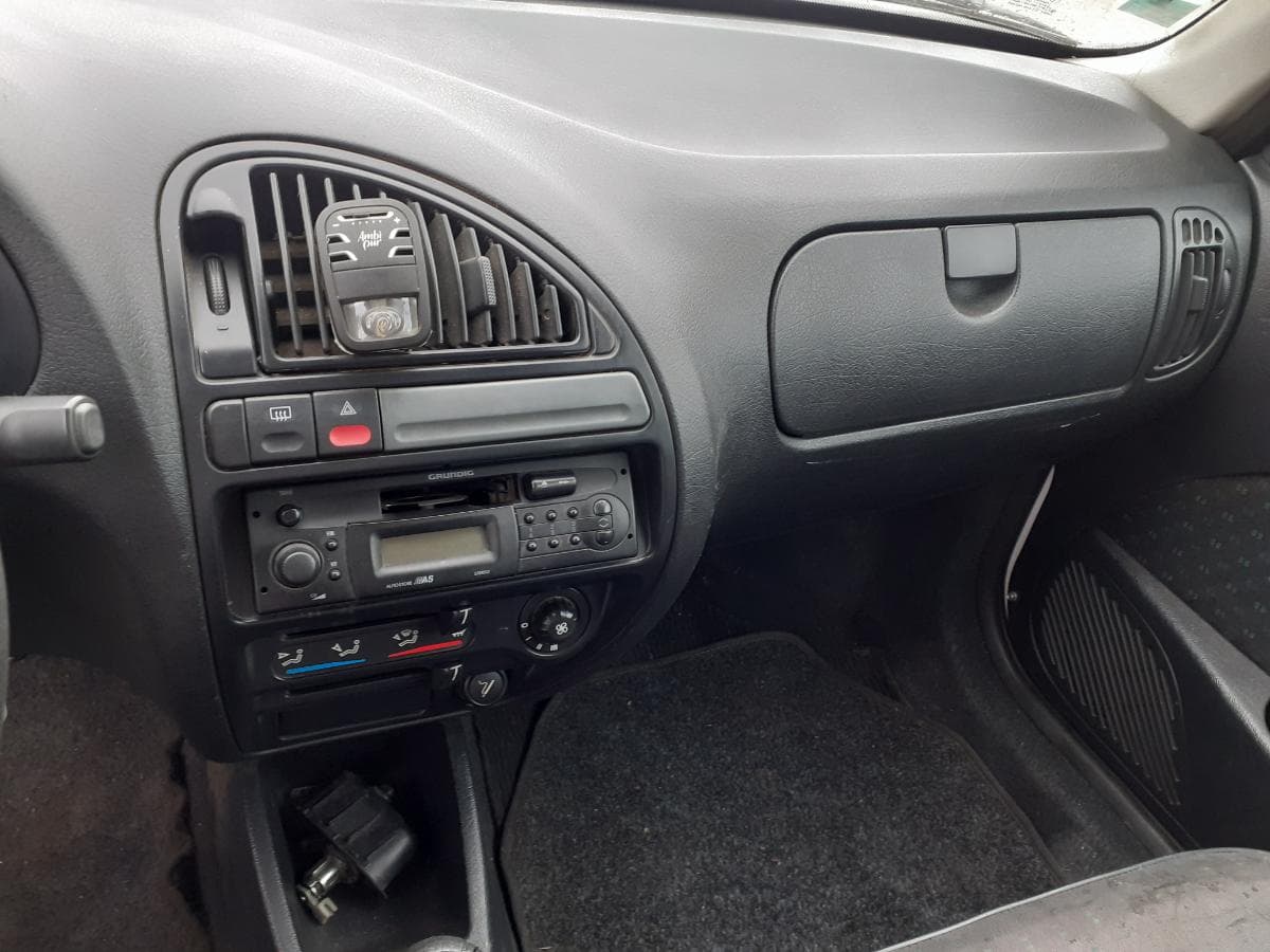 Citroën Saxo 1.5 D · Ano 2001 — imagen 12
