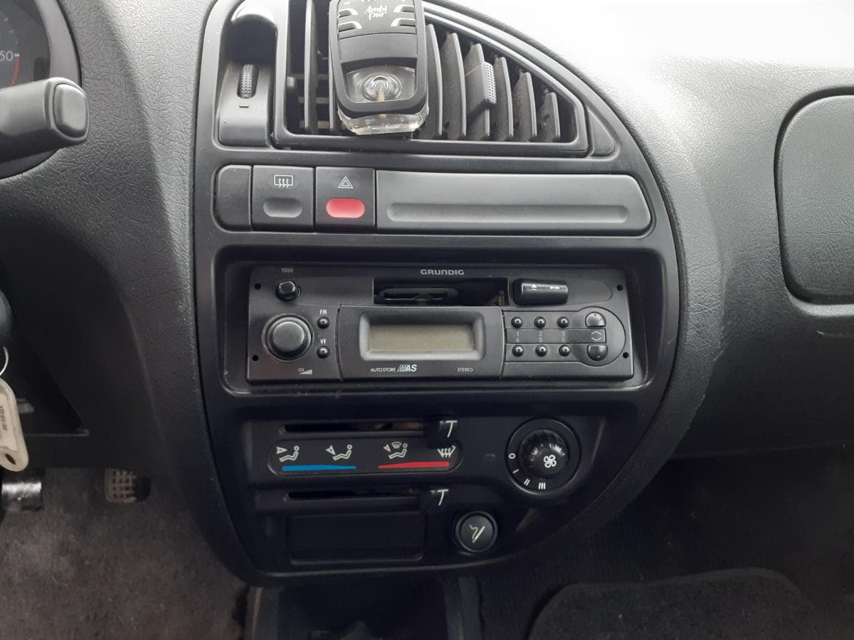 Citroën Saxo 1.5 D · Ano 2001 — imagen 11