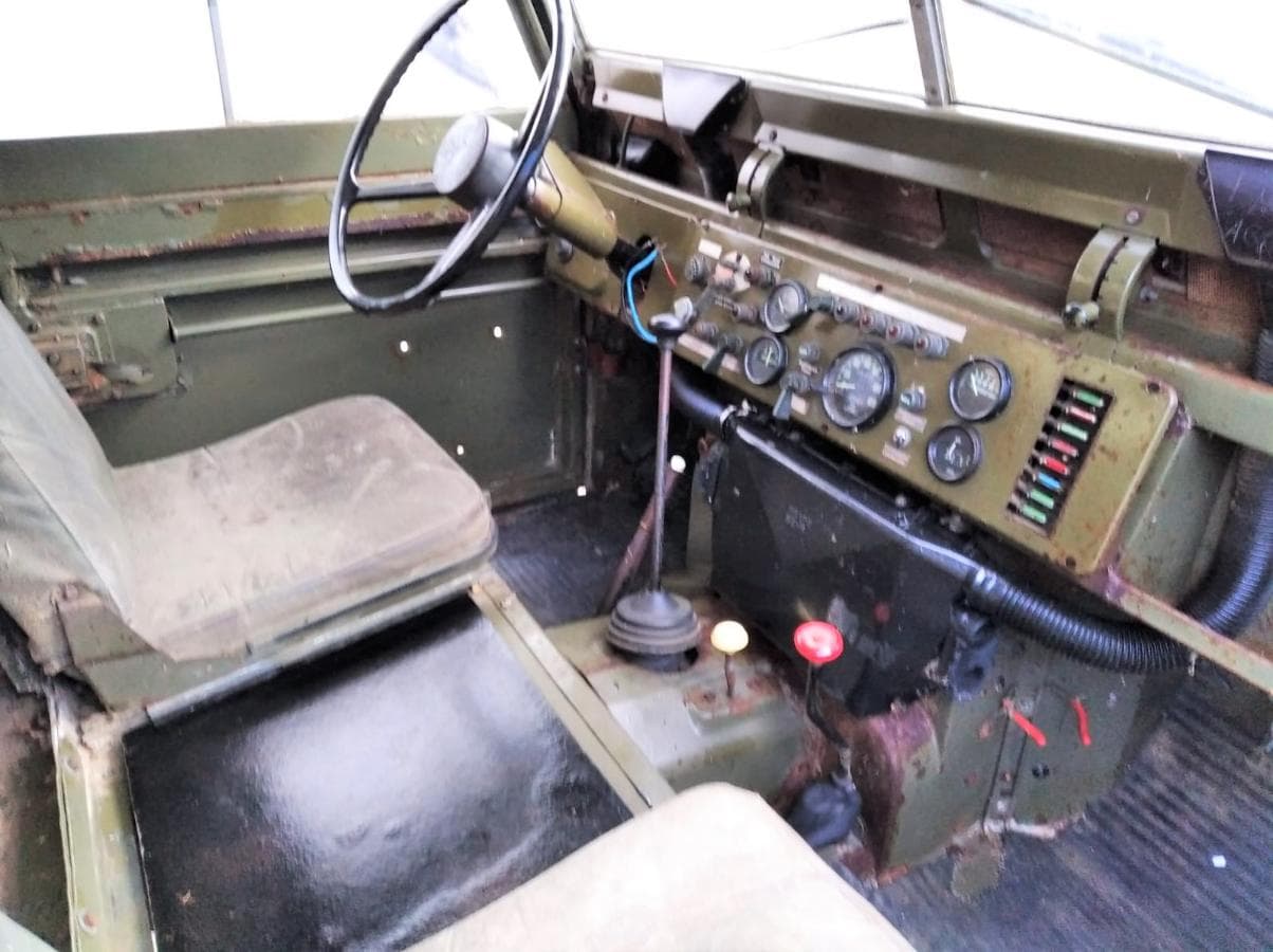 Land Rover 109 Santana Militar — image 4