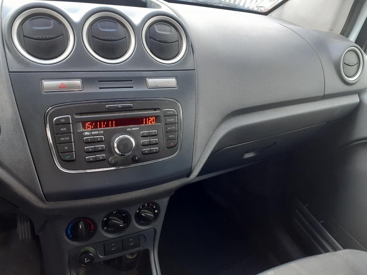 Ford Transit Connect · Ano 2011 — imagem 11