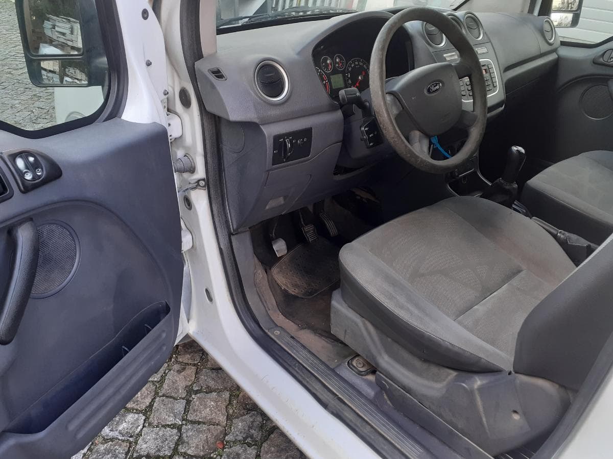 Ford Transit Connect · Ano 2011 — imagem 10