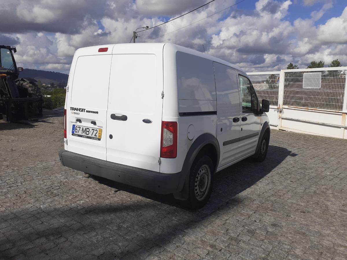 Ford Transit Connect · Ano 2011 — imagem 4