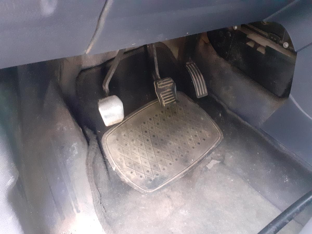 Ford Transit Connect · Ano 2011 — imagem 15