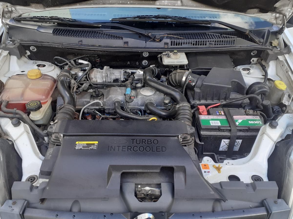 Ford Transit Connect · Ano 2011 — imagem 20