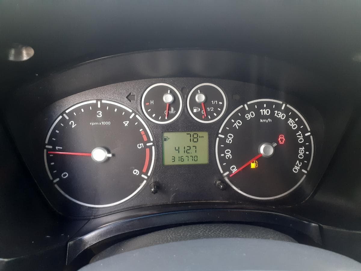 Ford Transit Connect · Ano 2011 — imagem 18