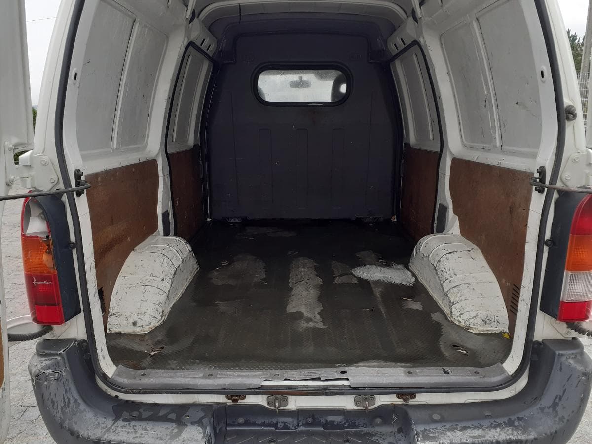 Nissan Vanette Cargo 2.3 D · Ano 2001 — imagen 7