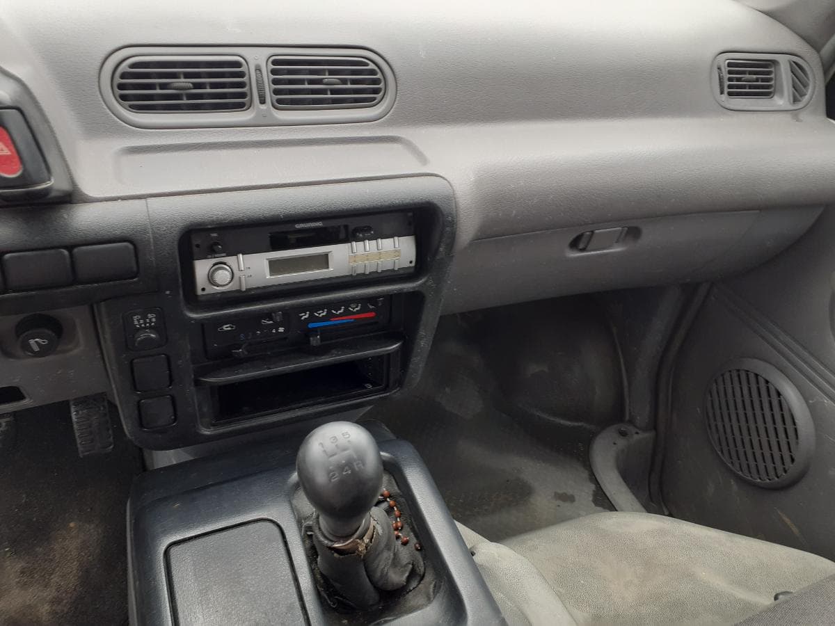 Nissan Vanette Cargo 2.3 D · Ano 2001 — imagen 13