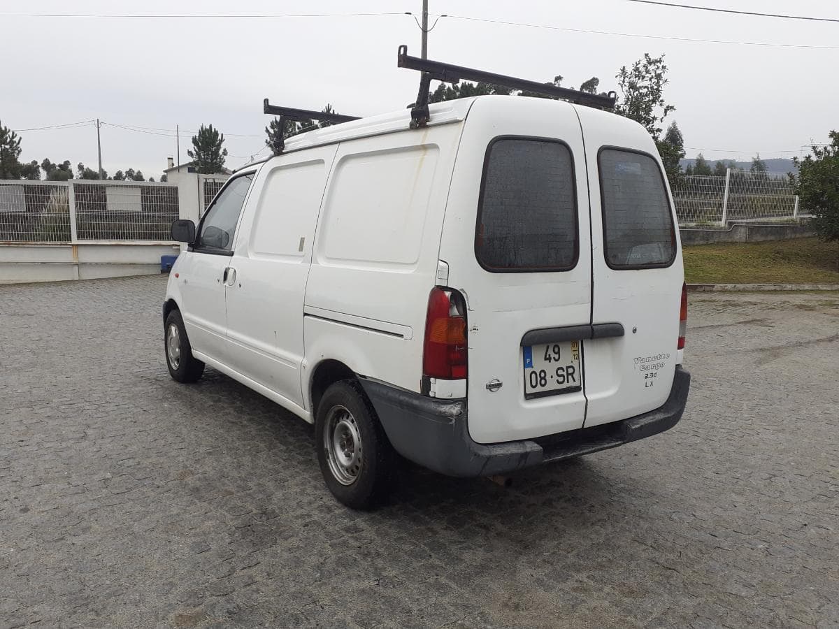 Nissan Vanette Cargo 2.3 D · Ano 2001 — imagen 4