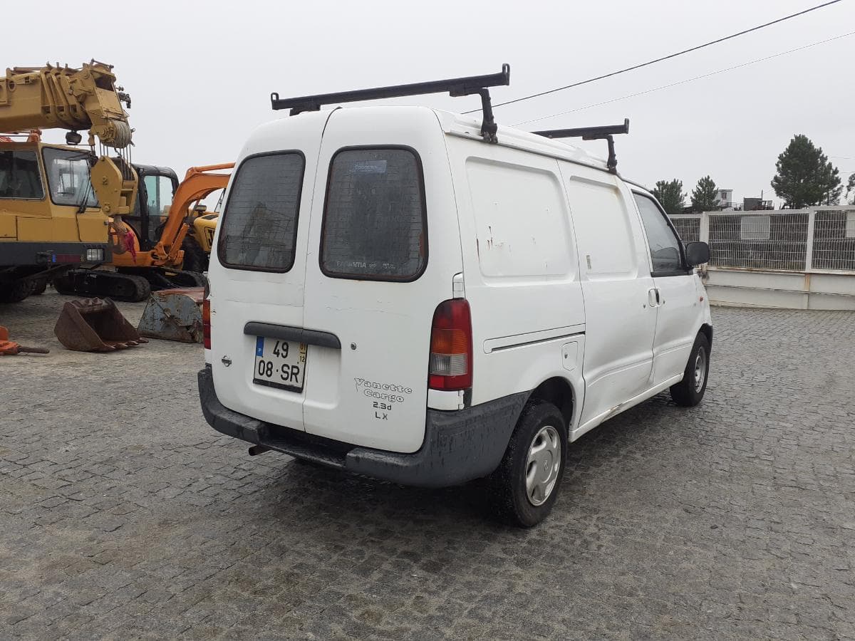 Nissan Vanette Cargo 2.3 D · Ano 2001 — imagen 6