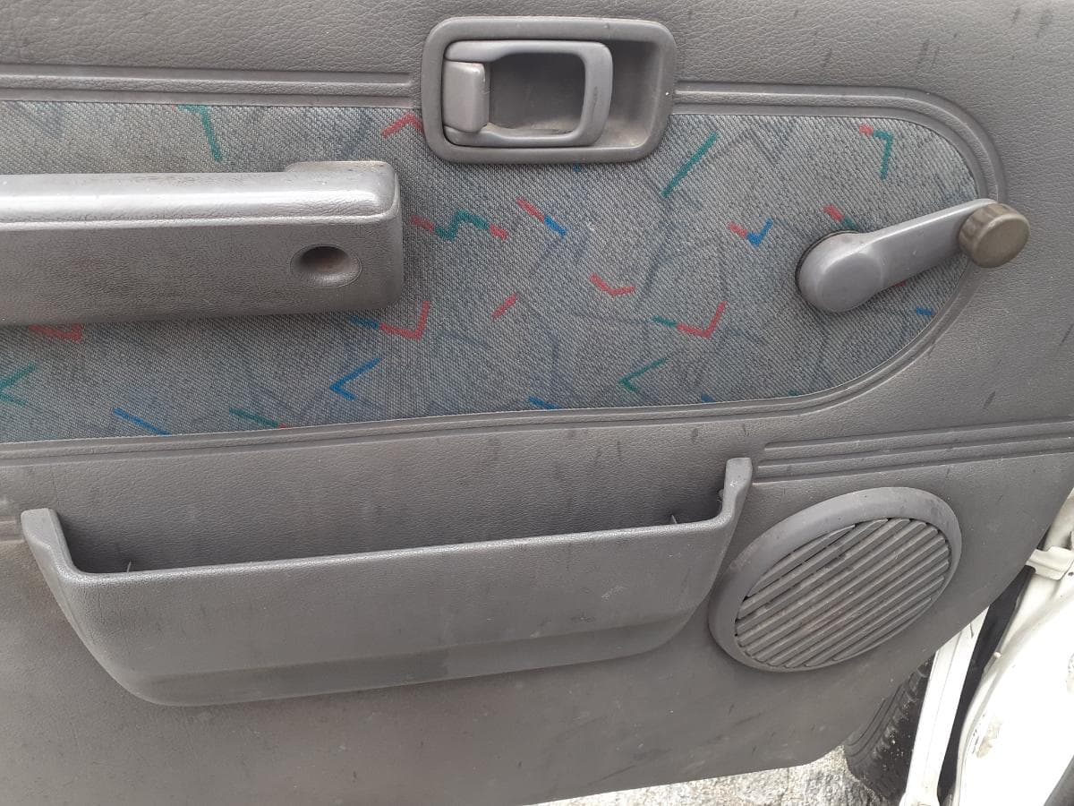 Nissan Vanette Cargo 2.3 D · Ano 2001 — imagen 14
