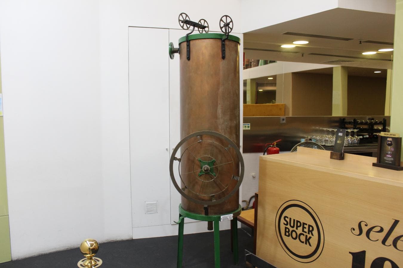 Antiguidades · Equipamentos de Engarrafamento Artesanal — imagem 6