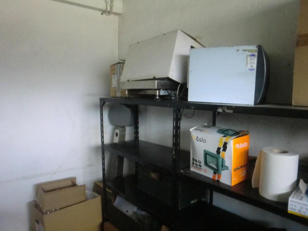 Equipamiento de Oficina + Varios — imagen 4