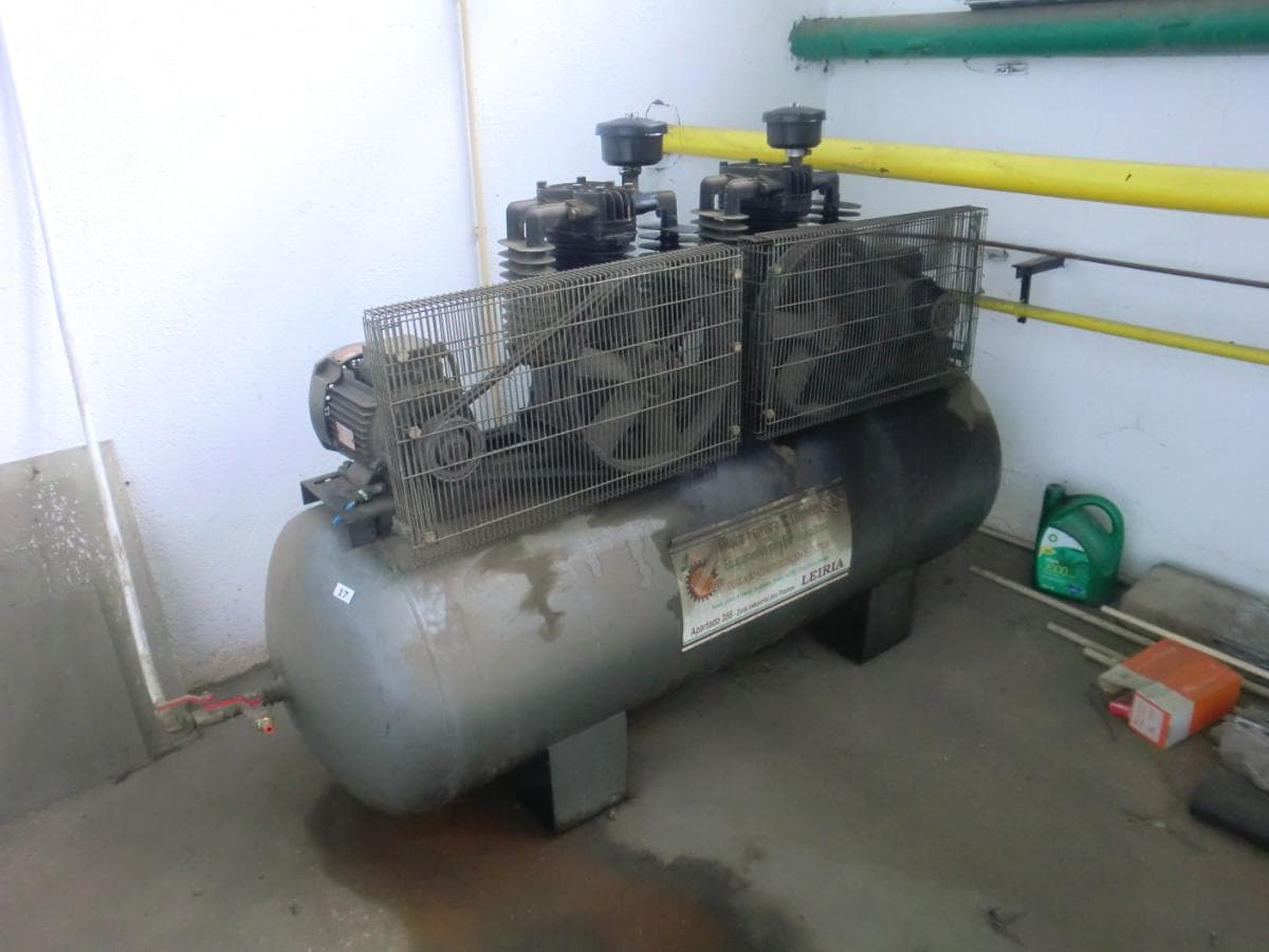 Aparelho de Soldar + Máquina de lavar à pressão + Compressor  + Equipamento Restauração + Diversos — imagen 2