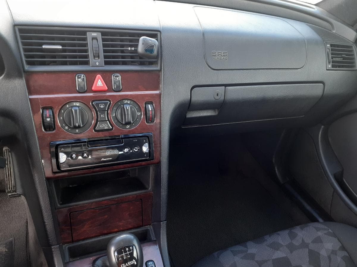 Mercedes-Benz C220 D · Ano 1997 — imagem 10