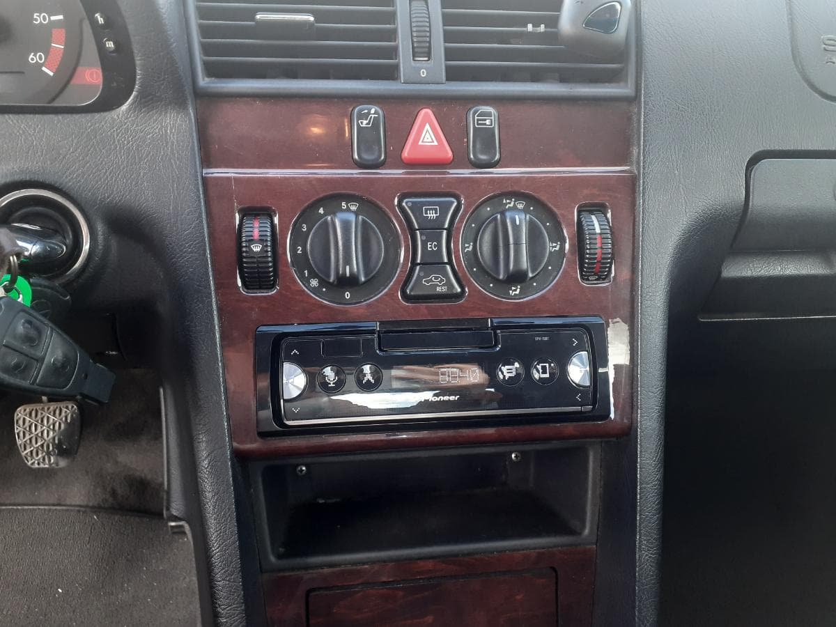 Mercedes-Benz C220 D · Ano 1997 — imagem 11